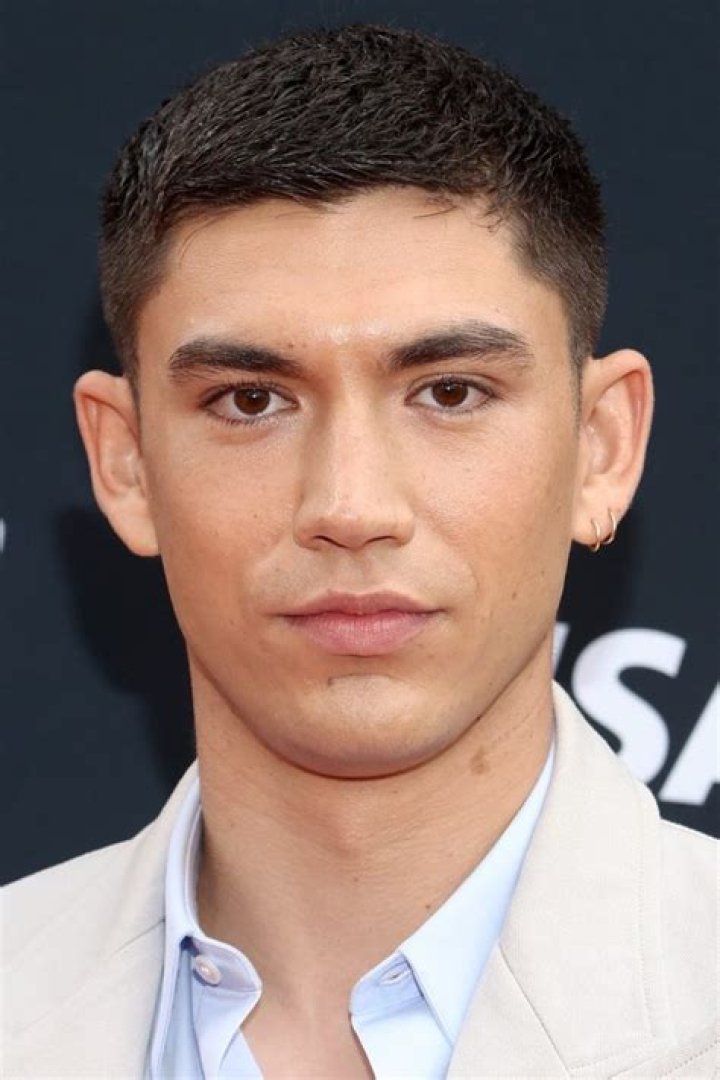 Archie Renaux (Actor) Wiki, Biography, Age, Girlfriends, Family, Facts