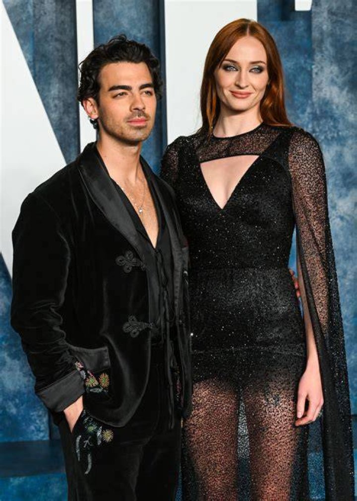 Sophie Turner and Joe Jonas agree to temporarily keep their children in