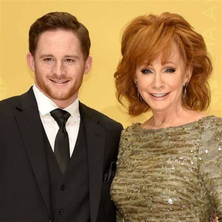 Who Reba Mcentires ExHusband Is Dating Now Will Make You Sick